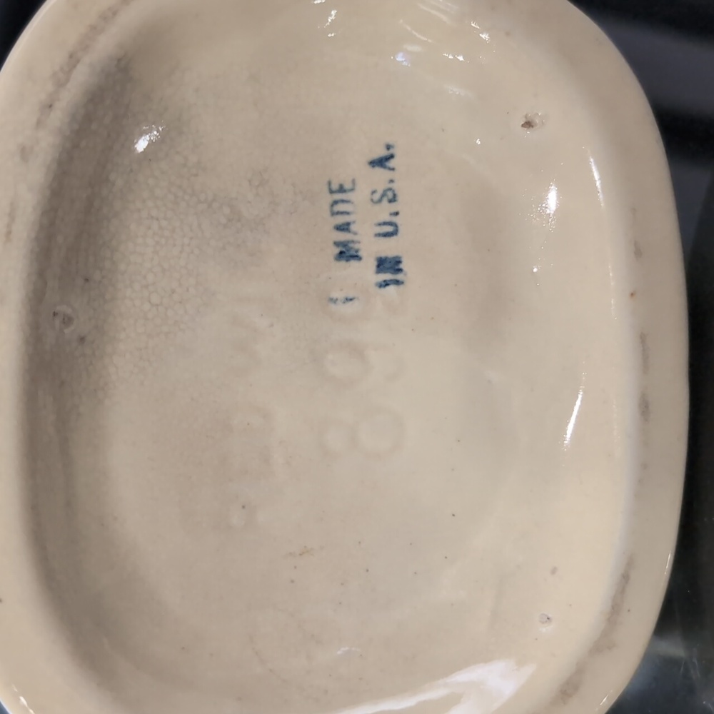 Red Wing Cream Ceramic Shell Vase - Picture 4 of 4